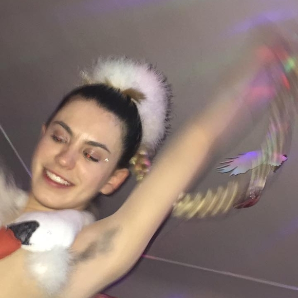 Meet your Posher, Arielle - Picture 1 of 1